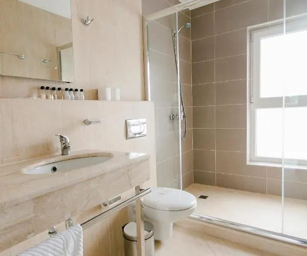 Хотел Saint George Palace Deluxe Collection